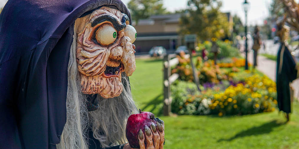 Peddlers Village Witch Scarecrow